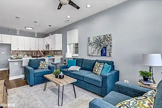 4157 S Prairie Ave #2 Photo 2