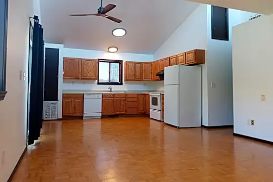 258 Warren Ave Photo 1