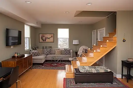 1409 G St NE Photo 2