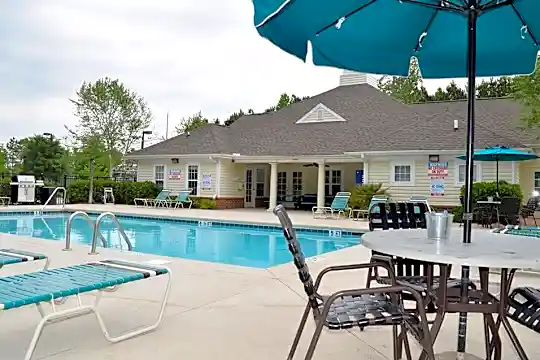 University Suites Conway-Per Bed Lease Photo 1