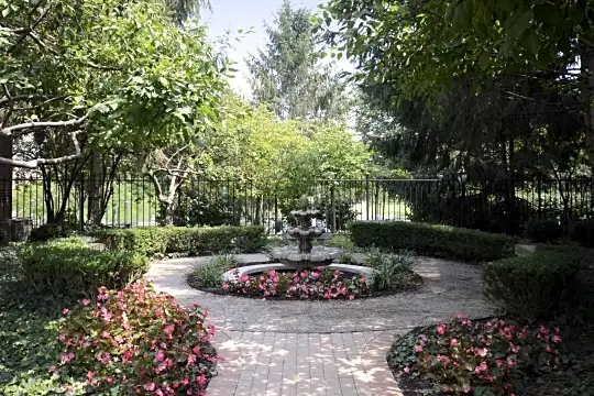 The Gardens Of Canal Court Photo 1