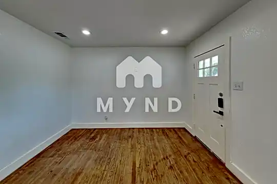 2302 S Polk Street Photo 2