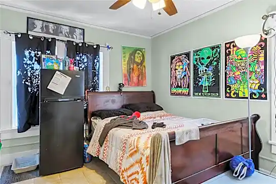 304 Taylor Ave #3 Photo 1