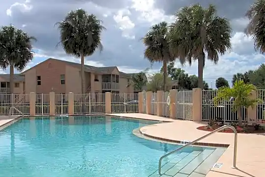 Coral Palms Apartments Photo 1
