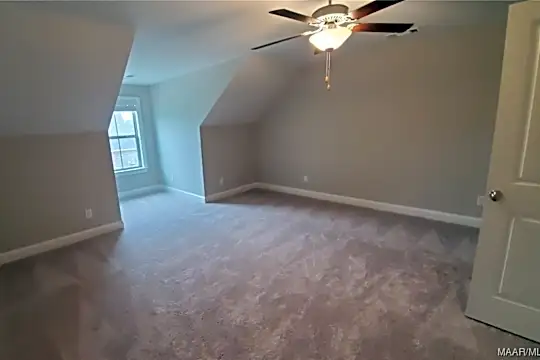 8914 Braxton Ln Photo 2