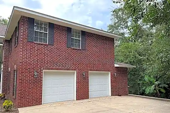 754 Crooked Oak Dr Photo 2
