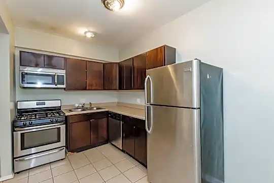 4804 N Ridgeway Ave #3 Photo 2