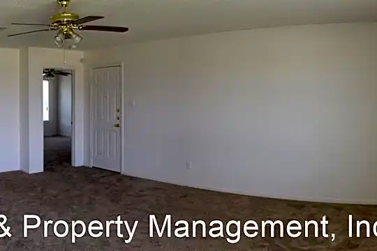 4307 Janelle Dr Photo 2