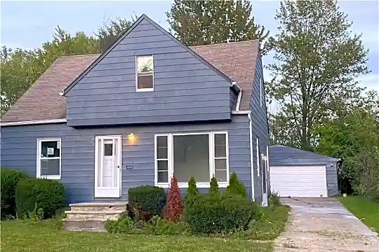 718 Shelley Pkwy Photo 2
