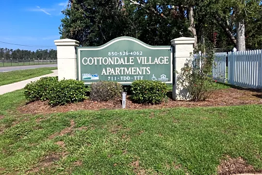 Cottondale Village Photo 2