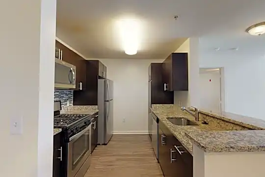 1 Inwood Dr Photo 2