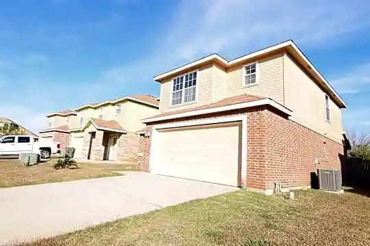 3501 Regency Ct Photo 2