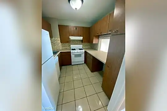 200 Mountain Ave Photo 2