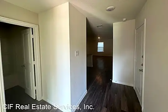 1320 N 34th St Photo 2