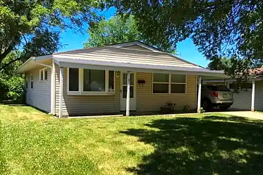 11 Sickles Dr Photo 1