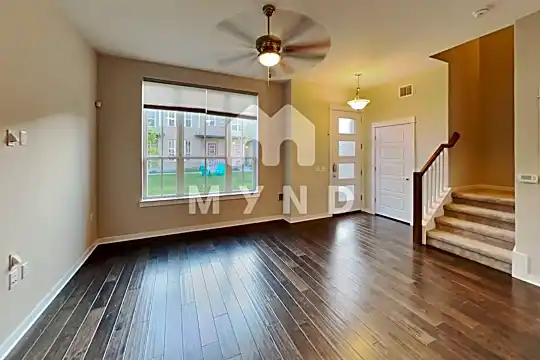 2911 Zach Scott Street Photo 2