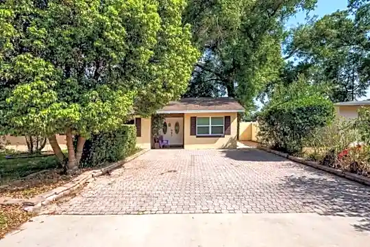 2721 Raeford Rd #2 Photo 1
