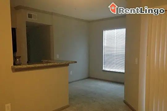 1900 Westview Blvd Photo 2