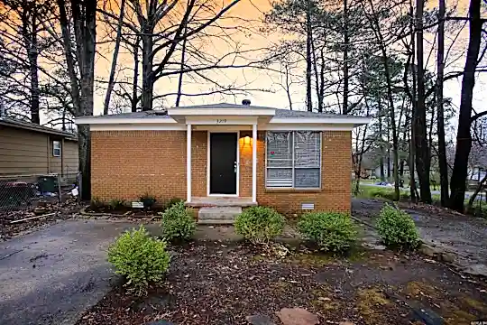 3219 Potter St Photo 1