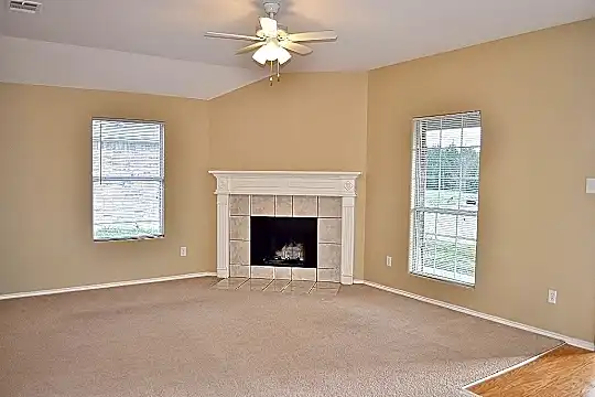 B. Living Room (1024x680).jpg