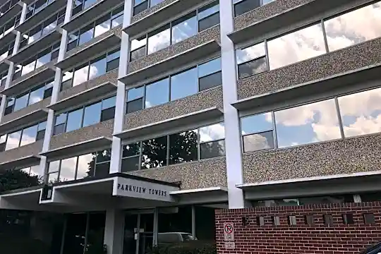 Parkview Towers Photo 1