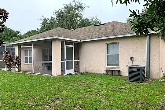 2742 Cullens Ct Photo 2
