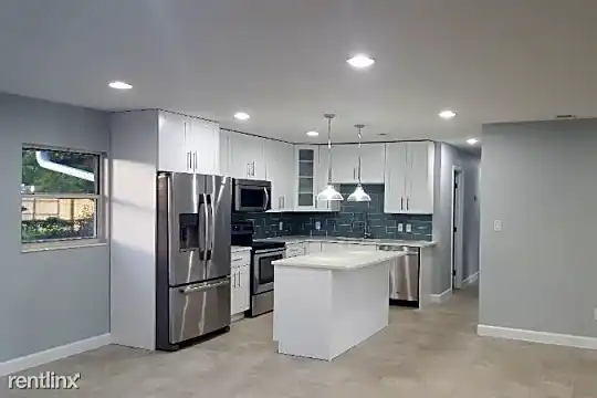 428 E State Rd 434 Photo 1