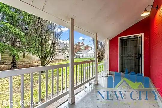 255 E Innis Ave Photo 2