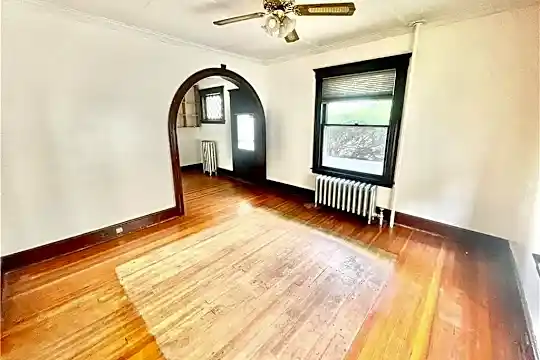 62 E Pearl St Photo 2