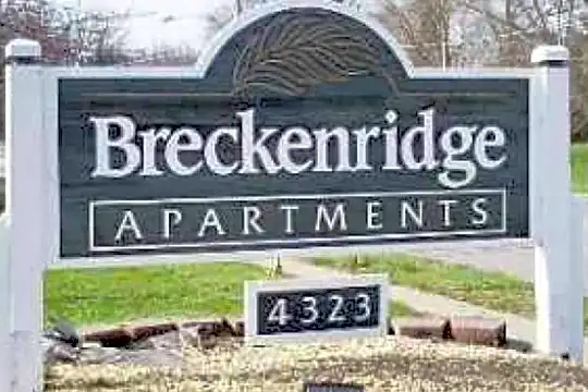 Breckenridge Apartments Photo 2