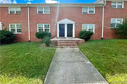 1933 King George Dr Photo 1