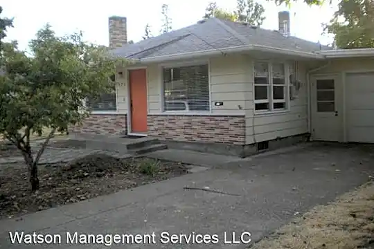 820 NW 28th St Photo 1