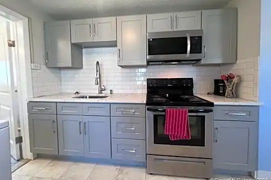 40 Portland Ave Photo 2