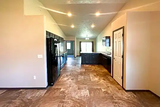 2235 N Main Ave Photo 1