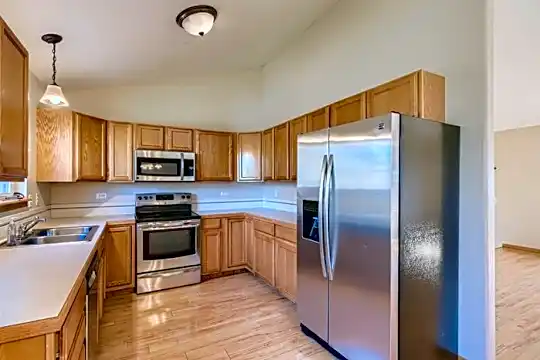 3925 Stampede Dr Photo 2