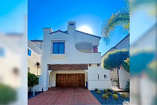 218 Equestrian Ave Photo 1