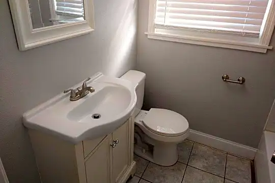 403 S Cirus Ave Photo 2