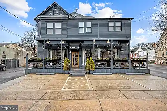 619 Collings Ave #2ND Photo 1