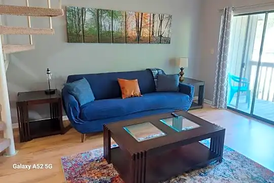 405 Harbison Blvd Photo 1