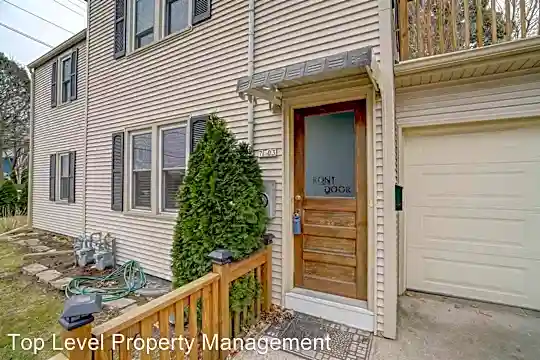 7003 Elmwood Ave Photo 2