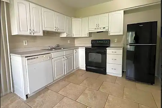 3914 Crayrich Cir Photo 1