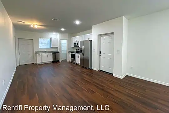 2258 French St Photo 2