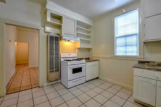 415 Barson St Photo 2