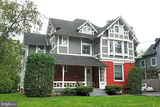 124 W Wayne Ave #C Photo 2