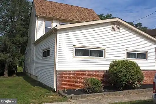 192 Bishop Ave Photo 2