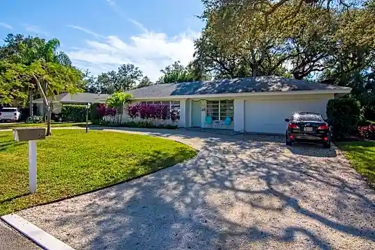 516 Gardenia Ln Photo 1