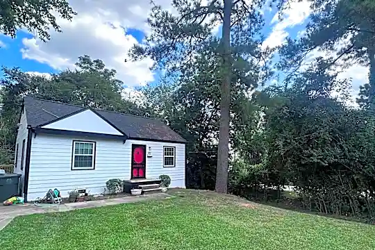 800 Brighton Rd Photo 1