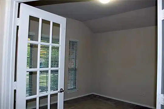 3814 Spring Run Ln Photo 2