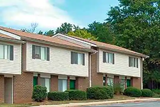 Brownstone Commons Apartments Photo 1