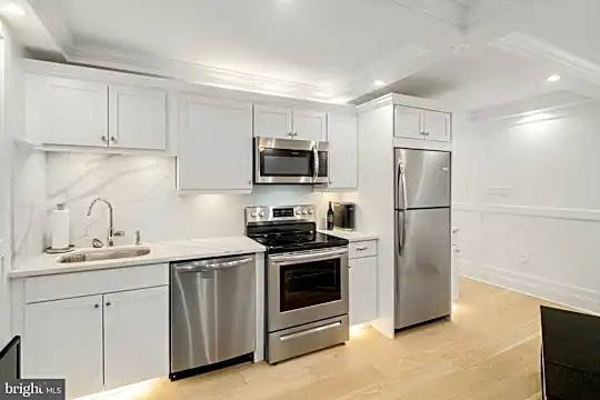 226 Rittenhouse Square Photo 2